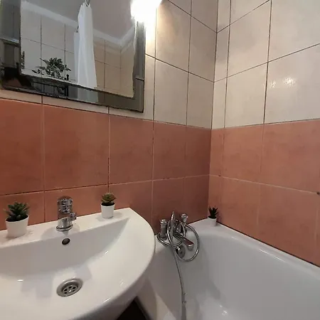 Apartament Familly Hostello - 5 Osobnych Pokoi, Blisko Areny I Lotniska * فروتسواف