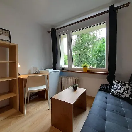 Apartament Familly Hostello - 5 Osobnych Pokoi, Blisko Areny I Lotniska شقة *
