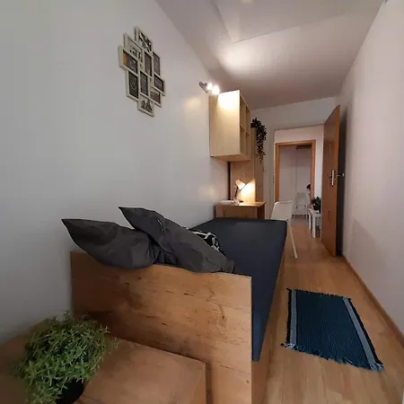 Apartament Familly Hostello - 5 Osobnych Pokoi, Blisko Areny I Lotniska