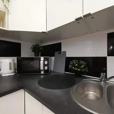 Apartament Familly Hostello - 5 Osobnych Pokoi, Blisko Areny I Lotniska Vratislav