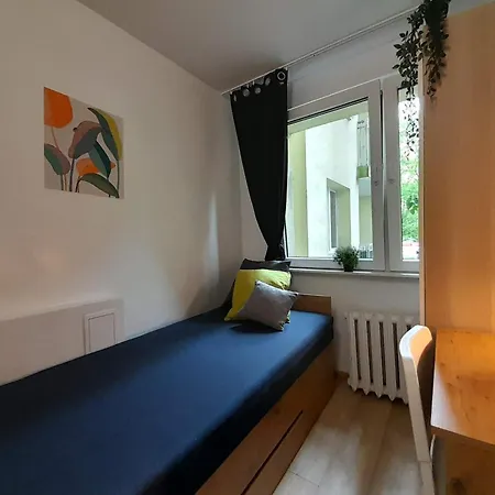 Apartament Familly Hostello - 5 Osobnych Pokoi, Blisko Areny I Lotniska *
